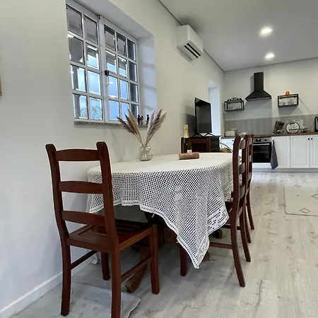 Porto Area, Poolside Sunsets Of Boa Apartman Vilarinho (Porto)