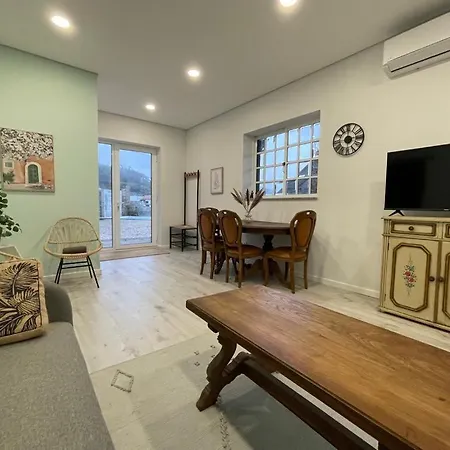 Porto Area, Poolside Sunsets Of Boa Apartman