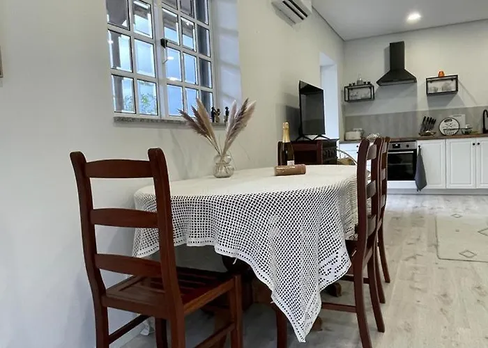 Porto Area, Poolside Sunsets Of Boa 아파트 Vilarinho (Porto)